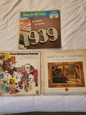 Vintage 1939 Songs of Our Times Vinyl LP - Brown & Teal Cover 5 Records